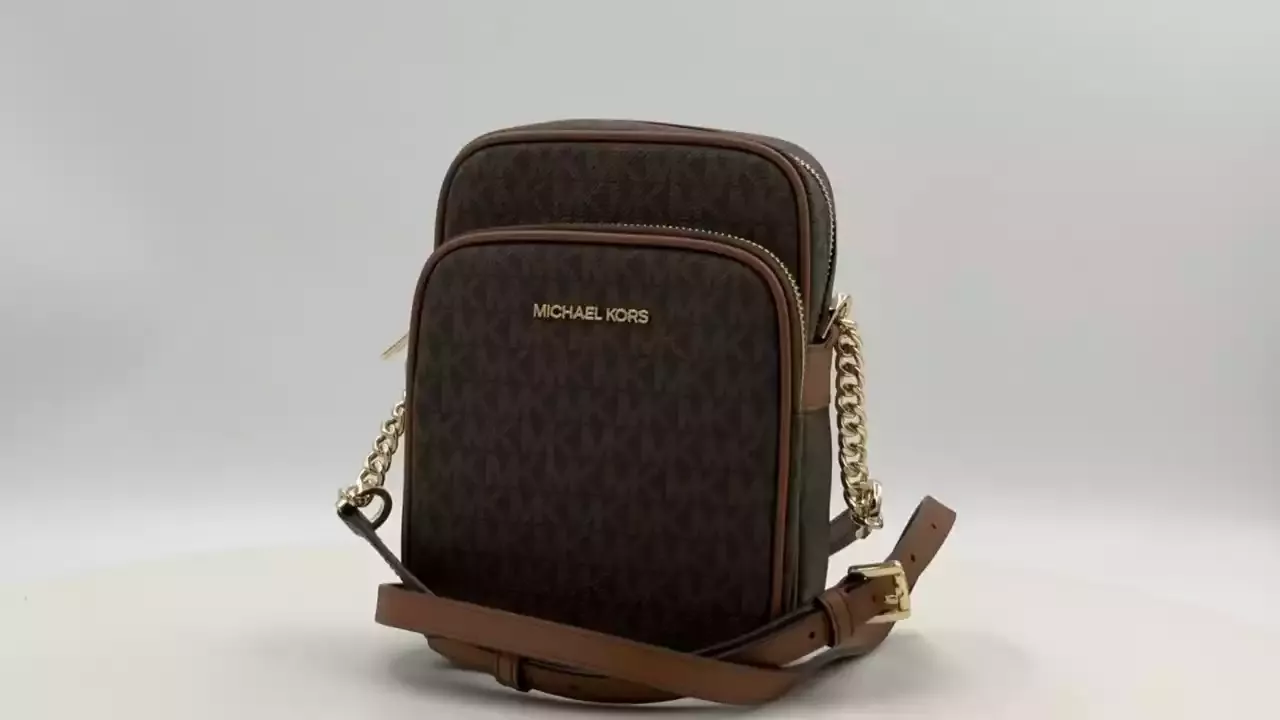 גלה את תיקי Crossbody האולטימטיביים להרפתקאות סילון